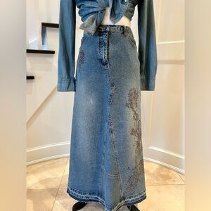 💕HOST PICK!💕90's Embroidered Denim Skirt